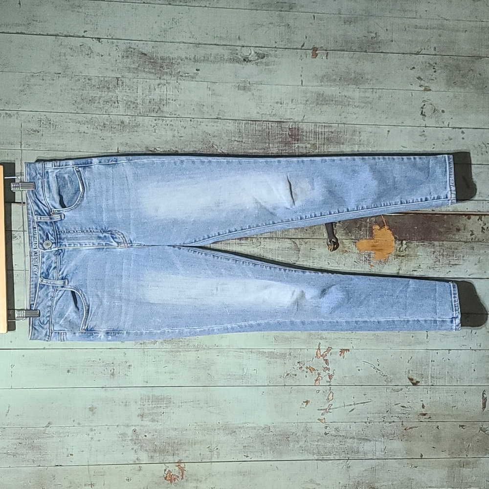 American Eagle Lightweight, Lightwash Jeggings - image 1